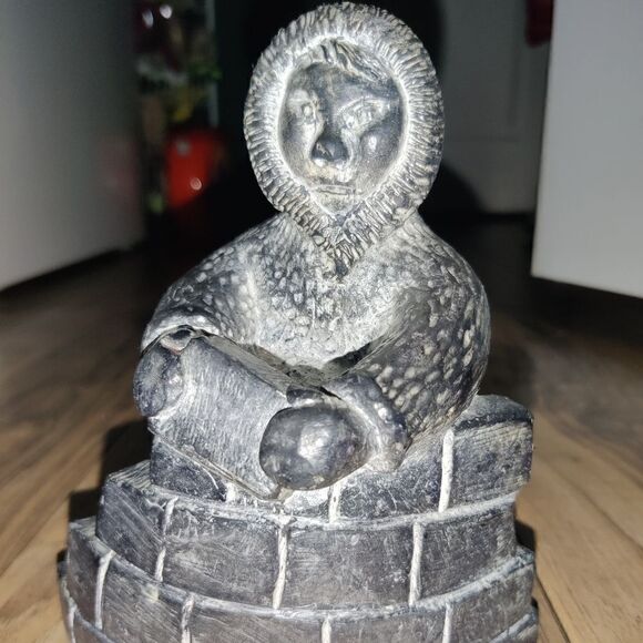 VINTAGE Canada NUVUK Hand Carved Eskimo Tribal Builder Soapstone Figure Statue - Picture 3 of 12